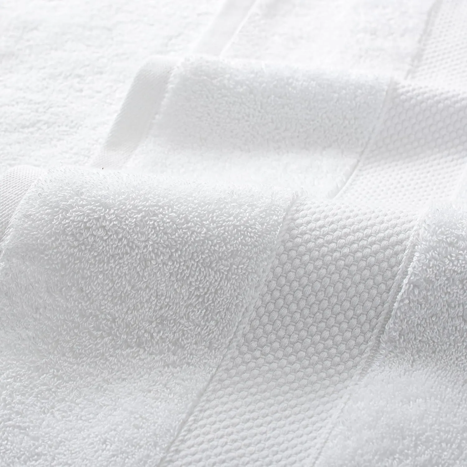 Aston & Arden Egyptian Bath Towels - Pack of 2 - Oversized Ultra Soft Thick & Absorbent, 100% Ringspun Egyptian Cotton Bathroom Towel for Spa, Hotel, 600 GSM, 30 x 54 in, White