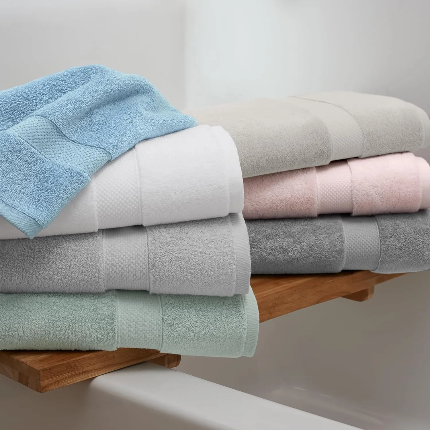 Aston & Arden Egyptian Bath Towels - Pack of 2 - Oversized Ultra Soft Thick & Absorbent, 100% Ringspun Egyptian Cotton Bathroom Towel for Spa, Hotel, 600 GSM, 30 x 54 in, White