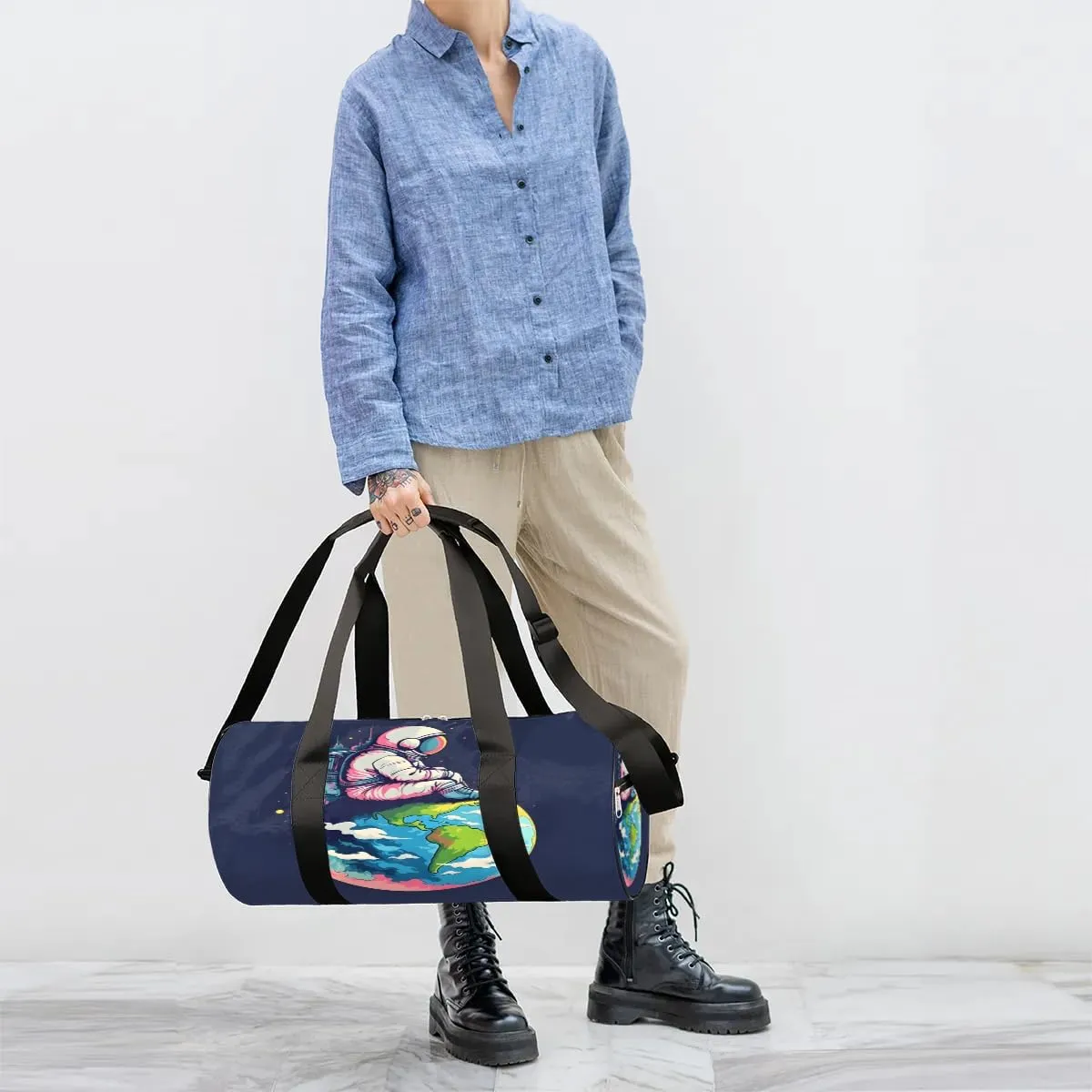 Astronaut Earth Planet Travel Duffle Bag Gym Bag for Women Men Lightweight Carry on Duffel Bag for Sports Gyms Weekend Getaway