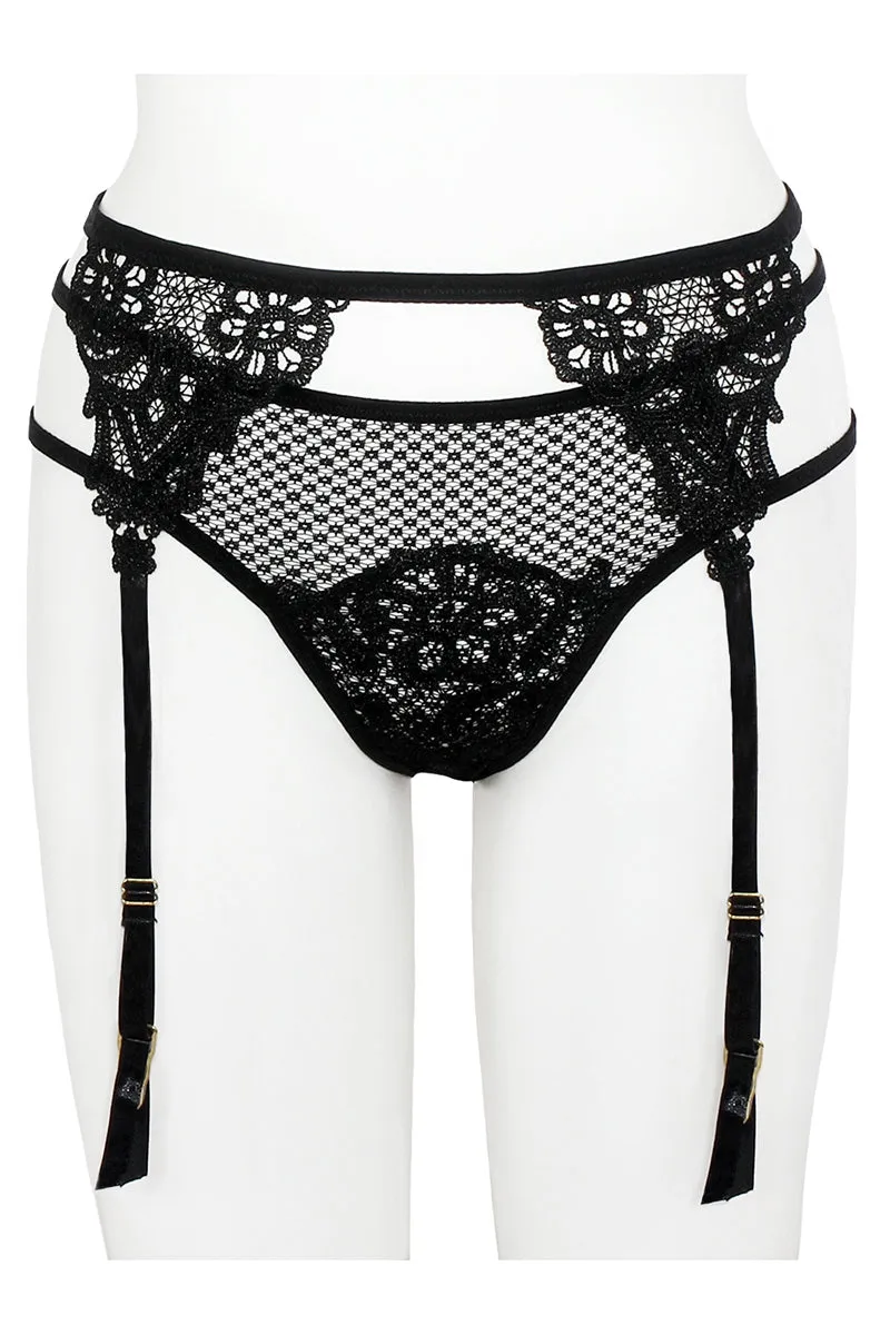 BE129 Garter Belt