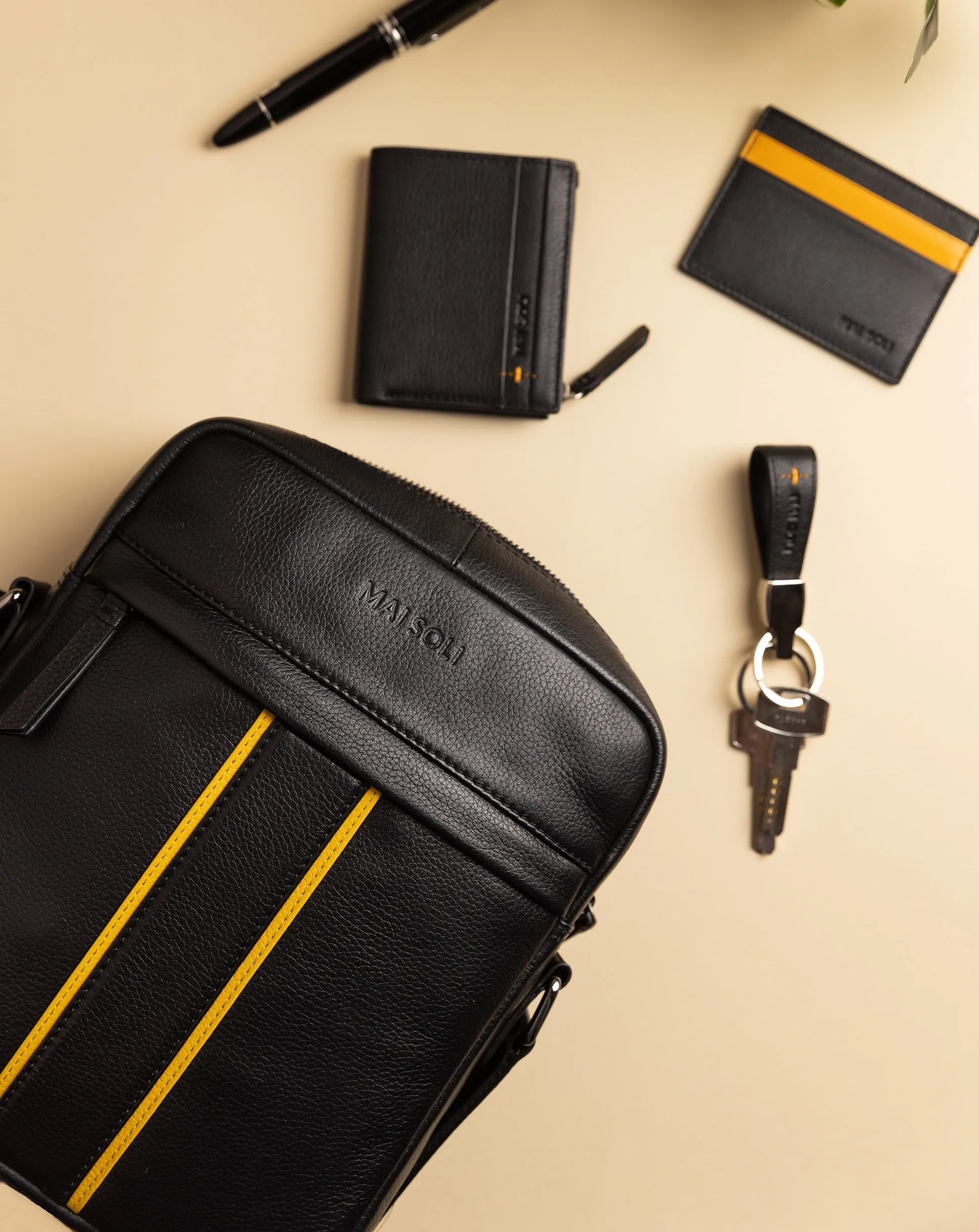 Boston Crossbody Bag - Black
