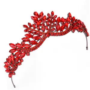 Bridal Tiara Sparkling with Swarovski Crystals: The Symbol of Elegance at Weddings