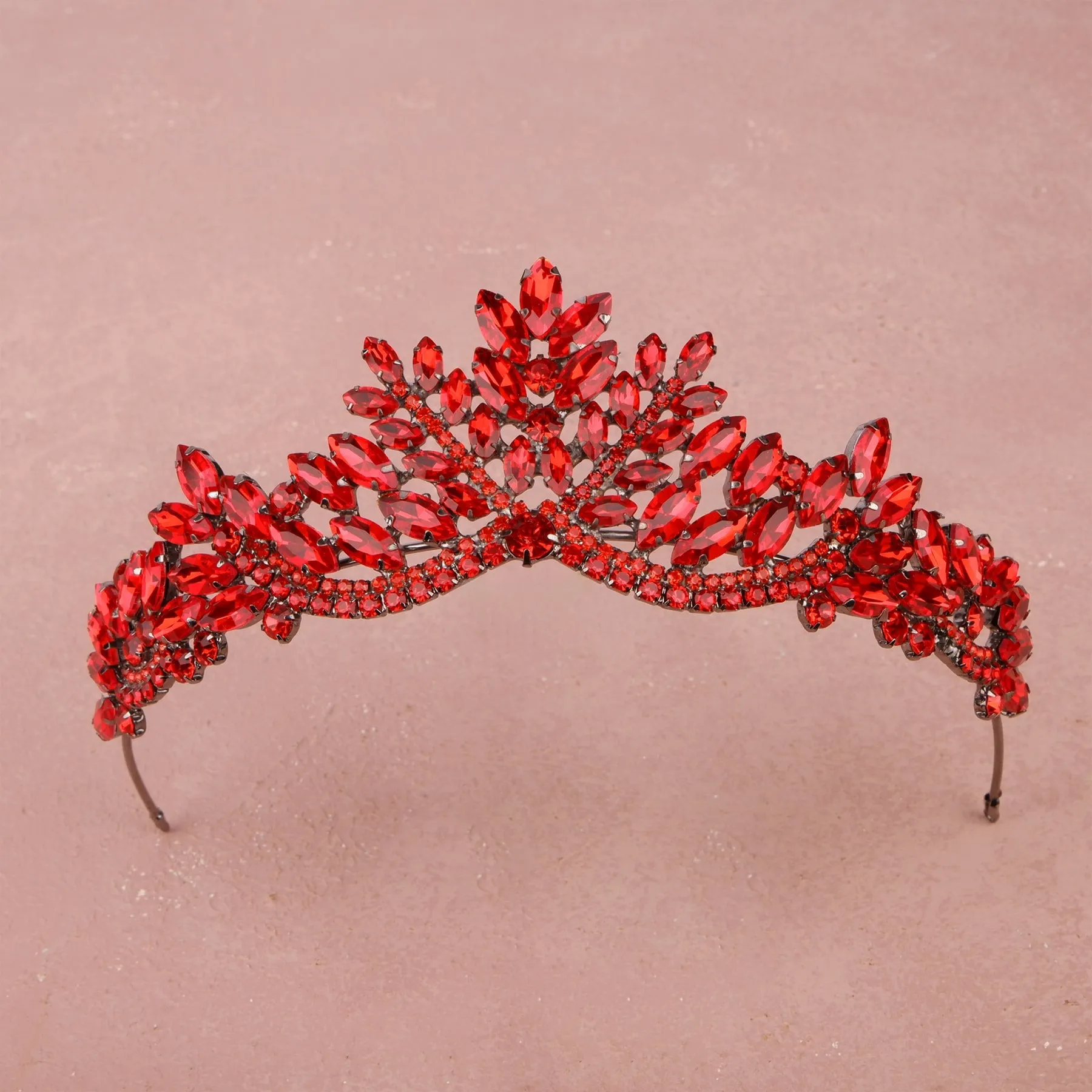 Bridal Tiara Sparkling with Swarovski Crystals: The Symbol of Elegance at Weddings