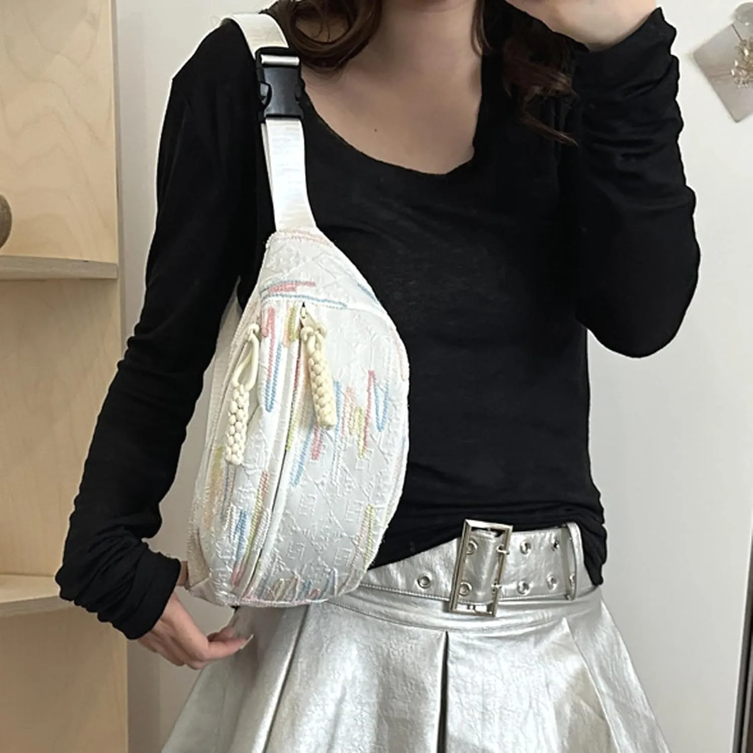 eYLun Women Fanny Pack Crossbody Bag Adjustable Casual Waist Bag FashionChest Bag Waist Pack for Travel Walking Running Hiking White A