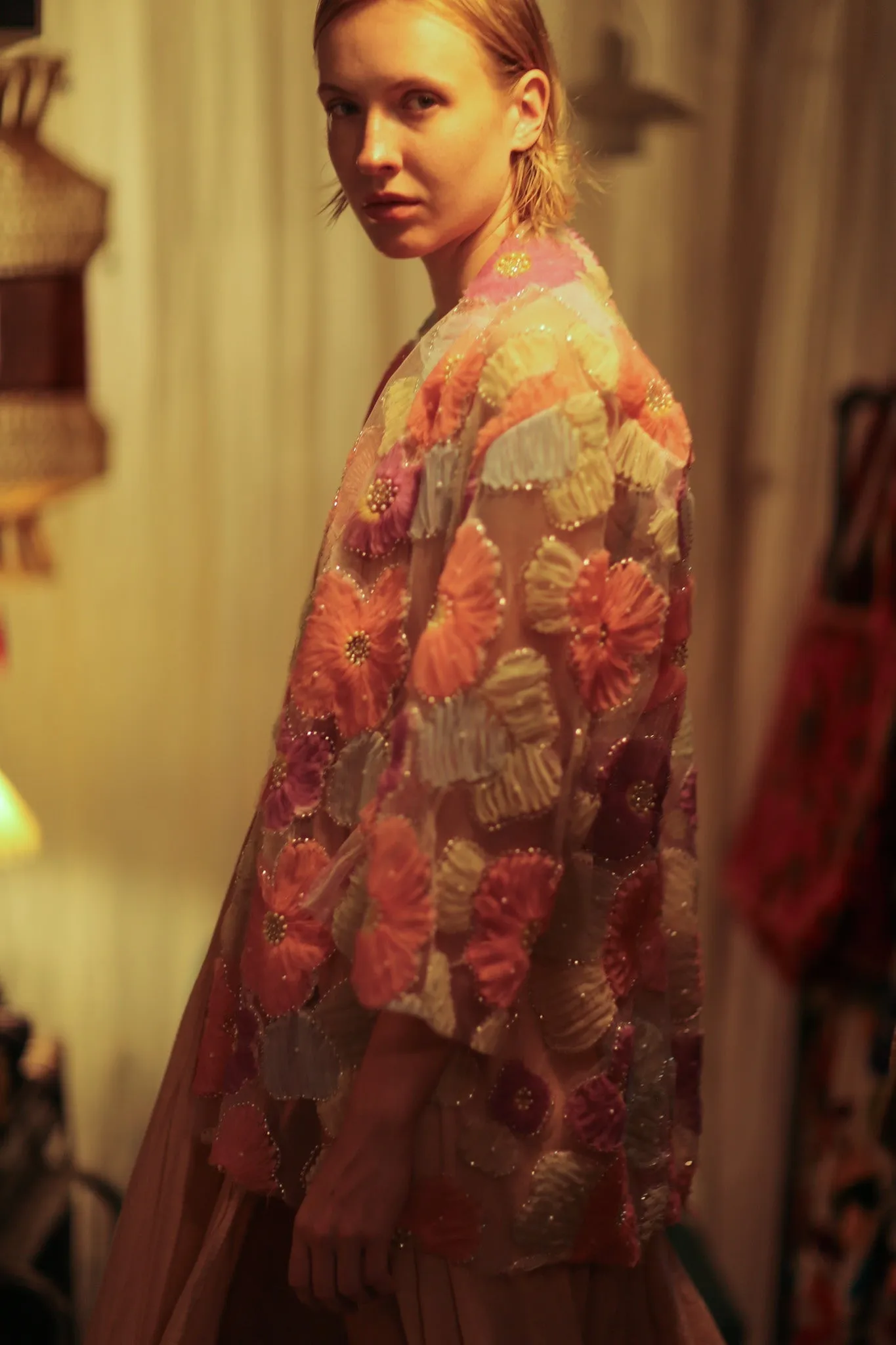 FLO SEQUINED EMBROIDERED SHORT KIMONO PINK