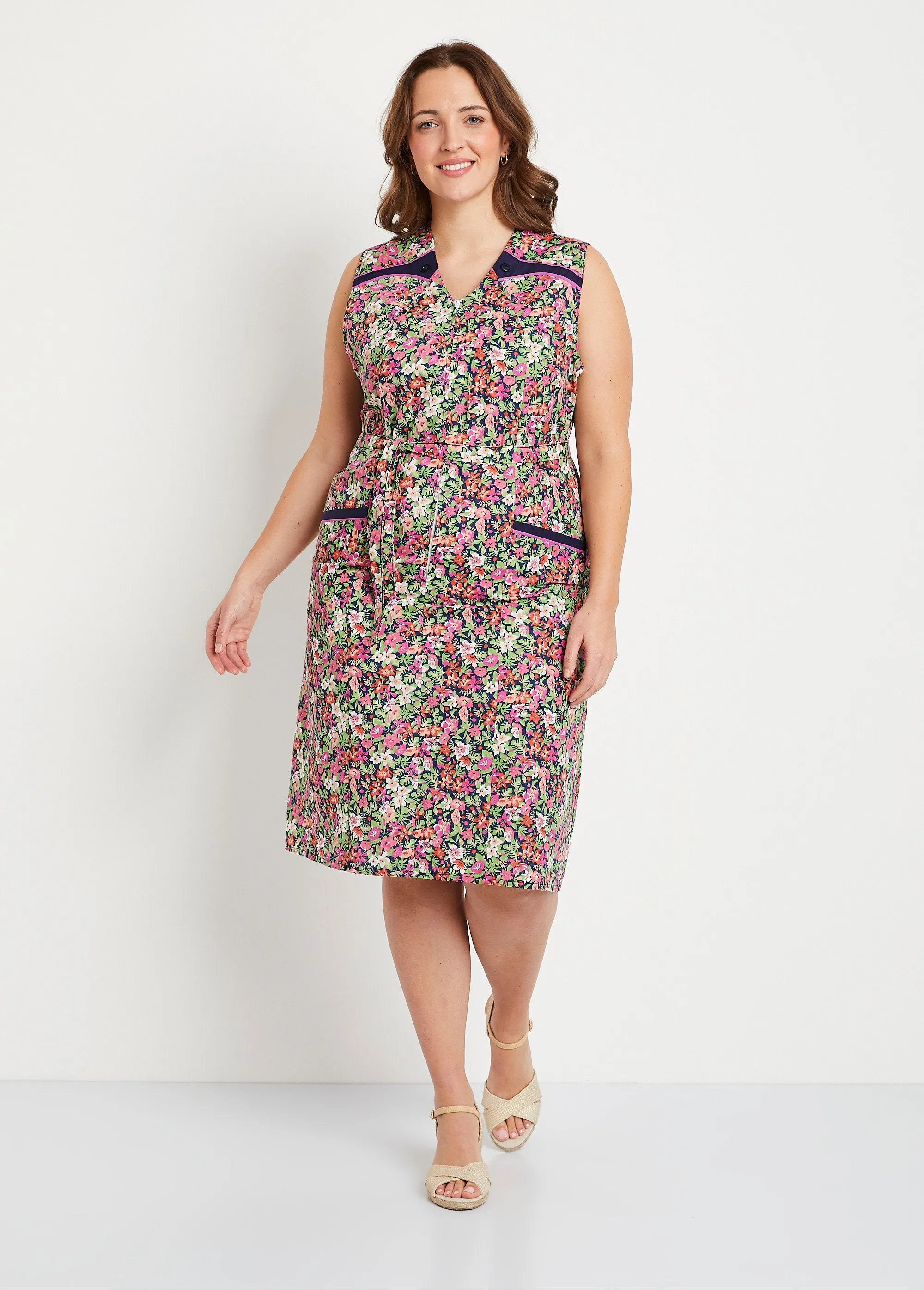 Floral sleeveless zipped apron