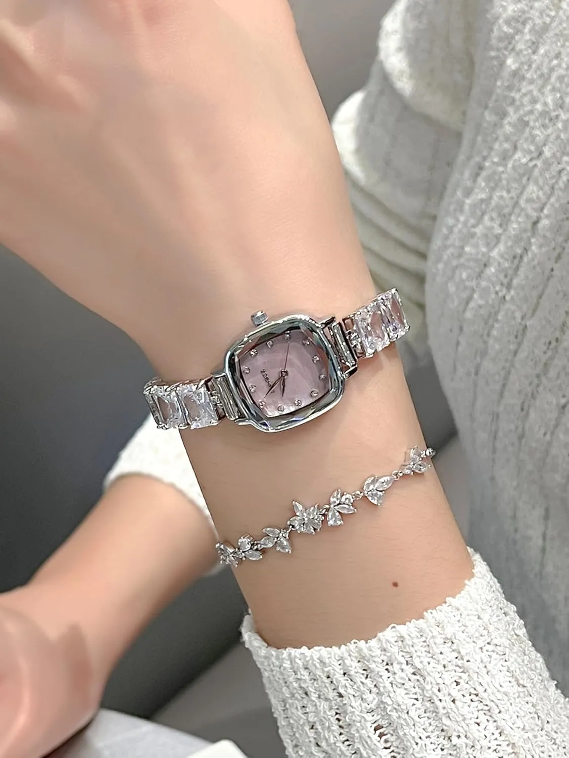 Light Luxury Square Diamond Quartz Ladies Analog Watch Vintage Elegant Waterproof Stylish Women's Watches for Small Wrists with Jewelry Clasp Women's Gift