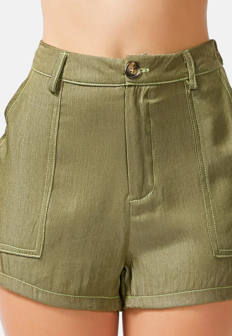 Shorts In Contrast Seam