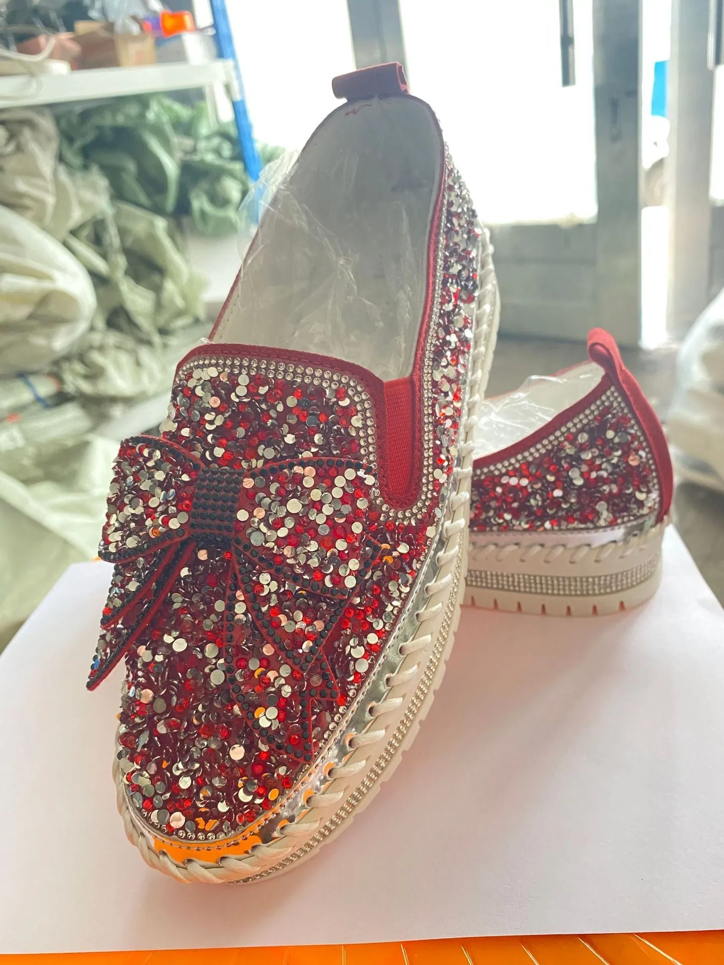 Single shoe with a thick sole lazy rhinestone bow